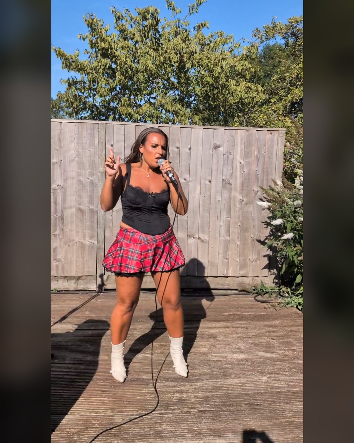Suzy Richards performing — Live set · 11 August 2026 · Clip 04